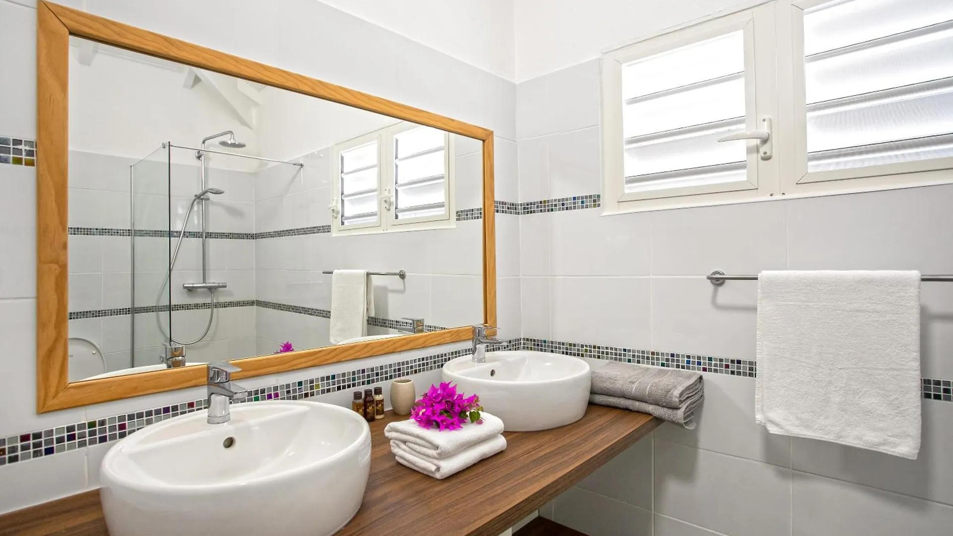 Beautiful Suite S12 With Pool And Sea View Cul de Sac Holiday home